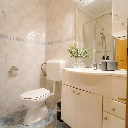 Cozy Brudet Old Town 1st Floor Ac