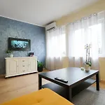 Cozy Brudet Old Town 1st Floor Ac Апартаменты