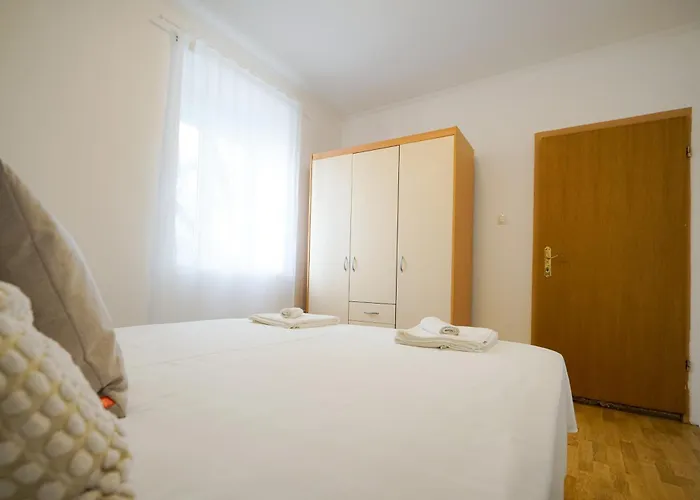 Cozy Brudet Old Town 1st Floor Ac