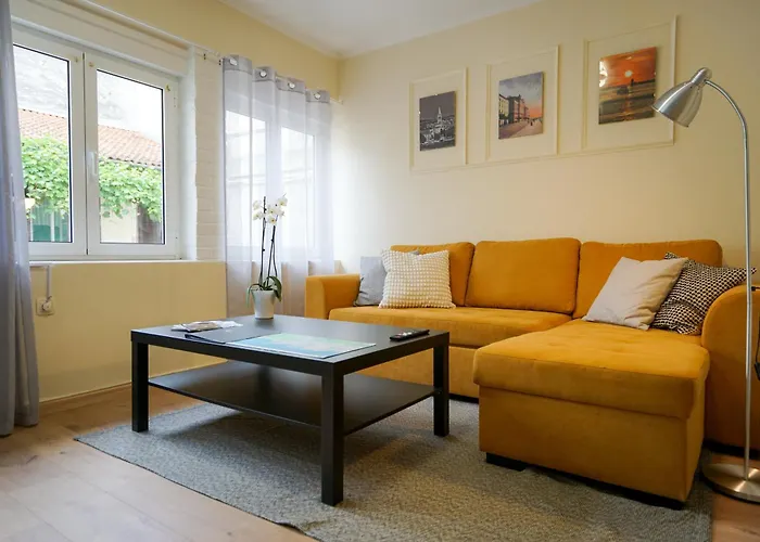 Cozy Brudet Old Town 1st Floor Ac Ζαντάρ