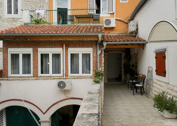 Cozy Brudet Old Town 1st Floor Ac * Ζαντάρ