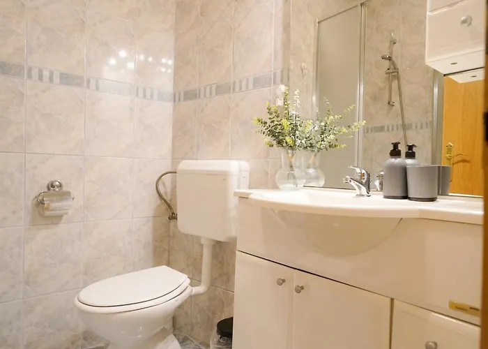 Cozy Brudet Old Town 1st Floor Ac