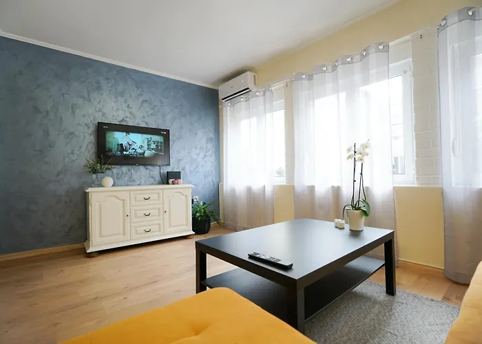 Cozy Brudet Old Town 1st Floor Ac Διαμέρισμα
