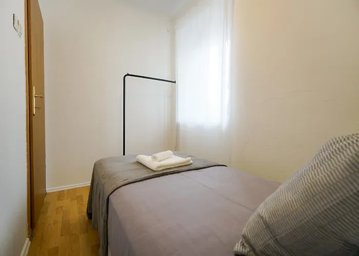 Cozy Brudet Old Town 1st Floor Ac * Ζαντάρ