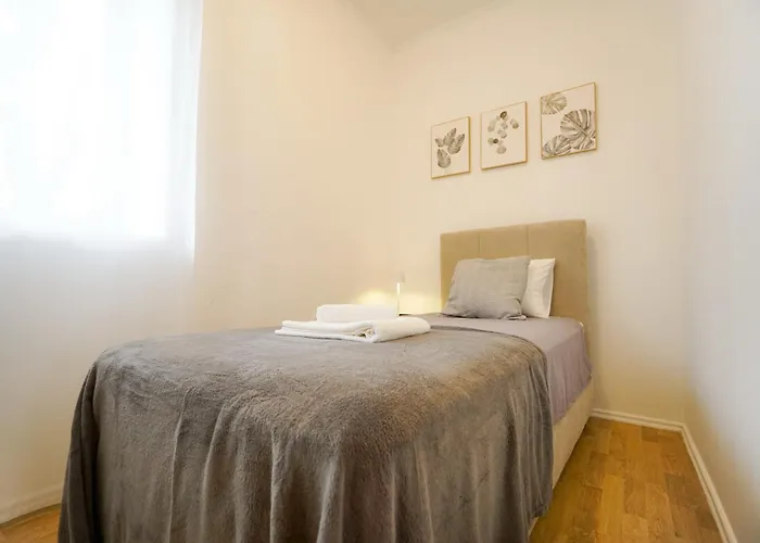 Διαμέρισμα Cozy Brudet Old Town 1st Floor Ac Ζαντάρ