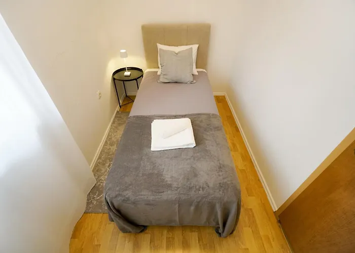 Cozy Brudet Old Town 1st Floor Ac Apartment